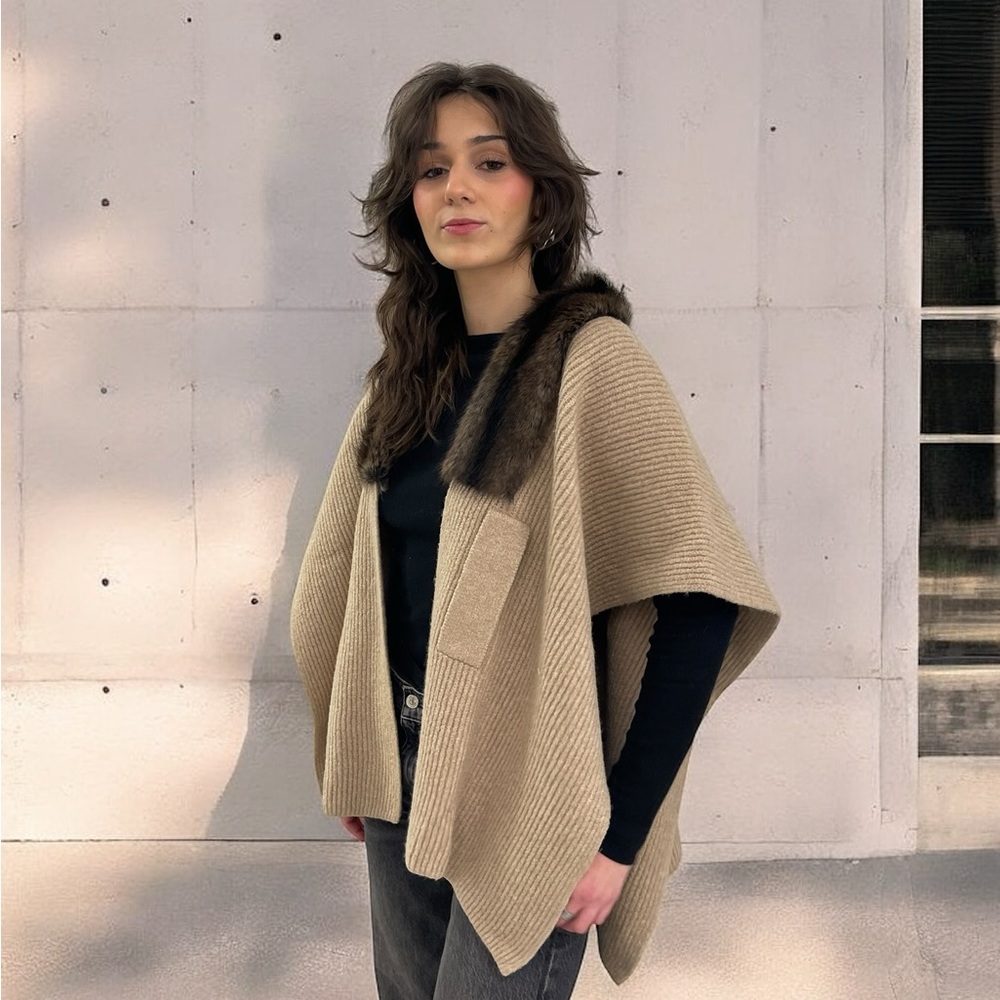 Chic Tan Knit Wrap with Faux Fur Trim NWT - Picture 6 of 8